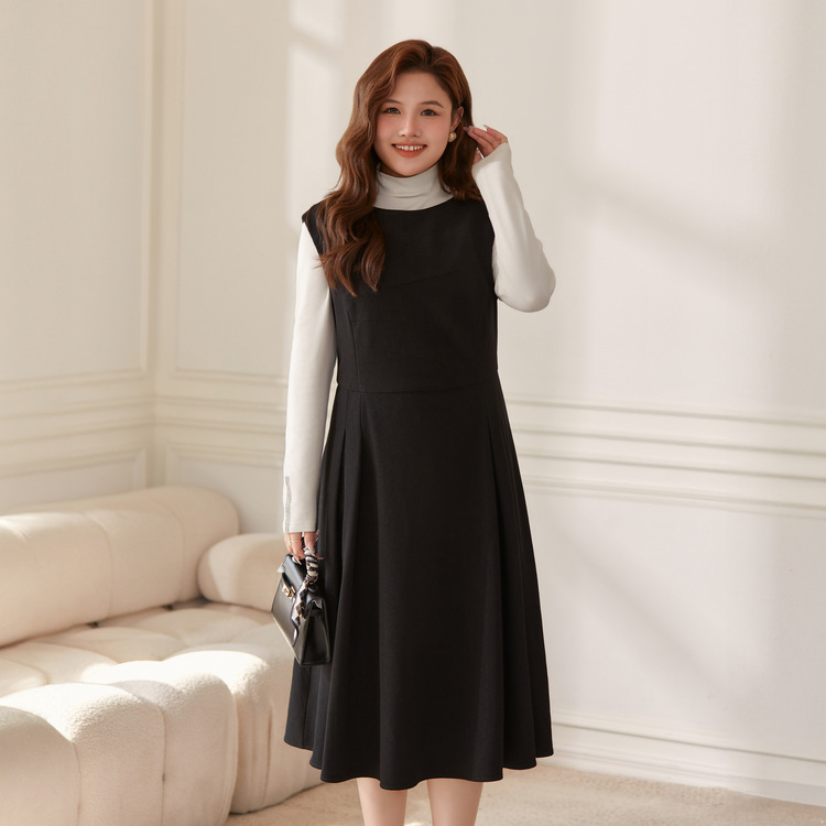Elegant black brace