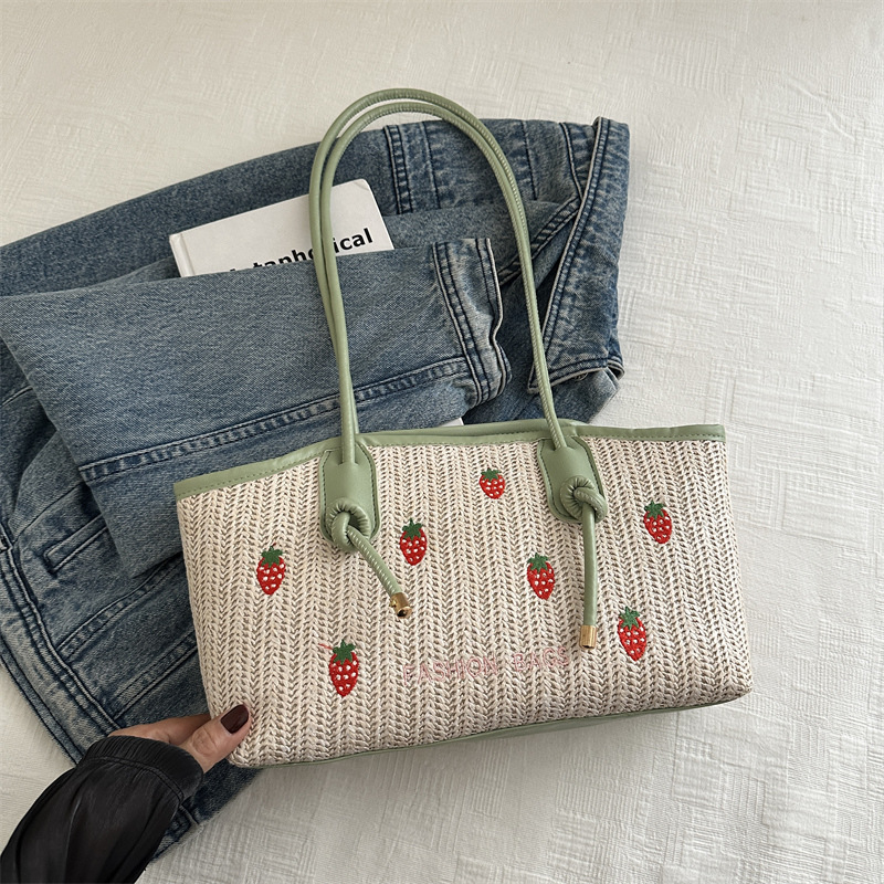 Bolsa de tejer de verano para mujeres 2024 nuevo estilo idílico vacaciones viento fresas bordado bolso de mano bolso de viaje