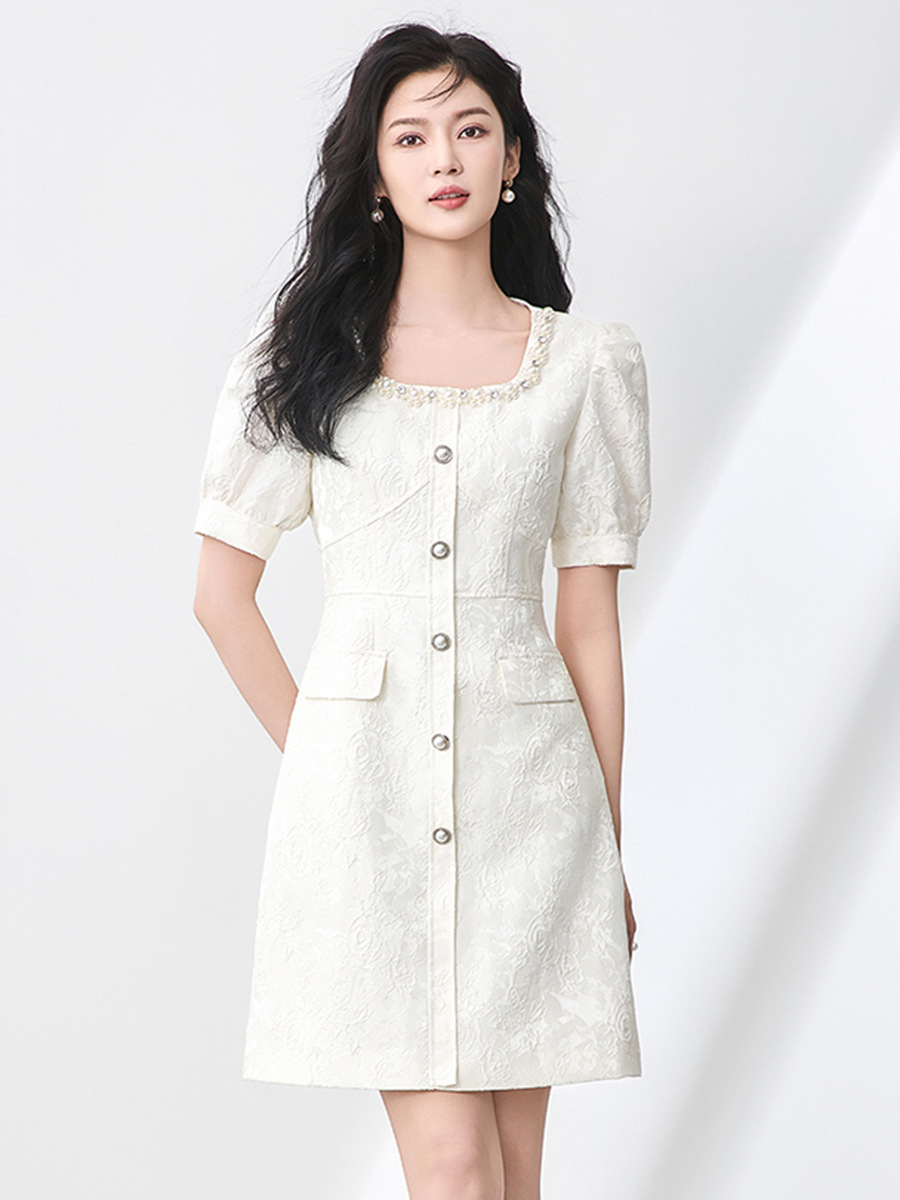 Váy liền tay phồng cổ vuông jacquard nổi họa tiết ngọc trai phong cách tiểu thư — Màu be