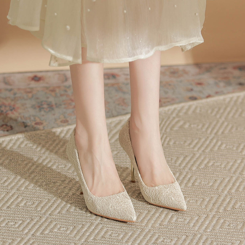 X103 French style all-match lace high heels Xiuhe wedding shoes fashion banquet pointed temperament single-layer shoes women's high heels X103 French style all-match lace high heels Xiuhe wedding shoes fashion banquet pointed temperament single-layer shoes women's high heels