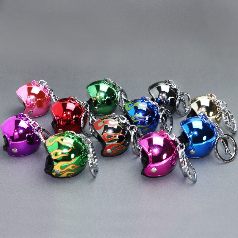 Trendy and Popular High-Quality Colorful Helmet Keychain, Exquisite Mini Luggage Pendant, Motorcycle Safety Helmet