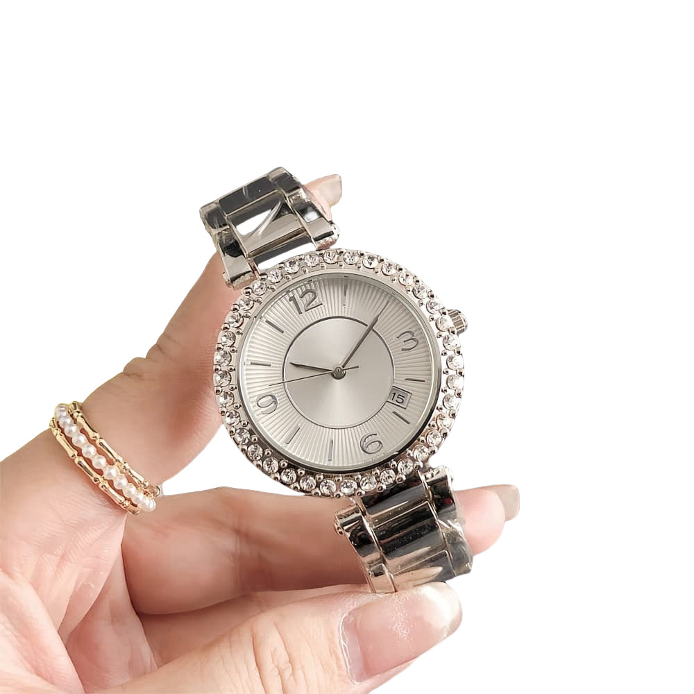 여성용 안개꽃 시계의 새로운 모델, 밝은 별이 빛나는 하늘 스틸 밴드 시계, 인터넷 유명인 상품, 패션 트렌드 쿼츠 시계 DW 도매