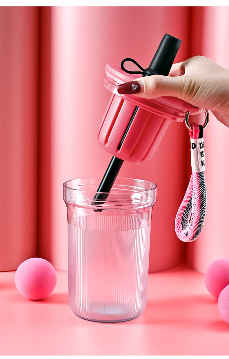 带把手吸管杯
