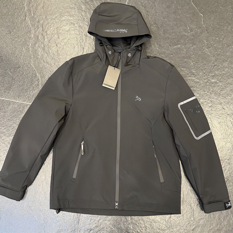 Cross-border softshell jacket, new outdoor style, popular windproof and waterproof mountaineering jacket, couple's jacket, hooded softshell jacket Cross-border softshell jacket, new outdoor style, popular windproof and waterproof mountaineering jacket, couple's jacket, hooded softshell jacket