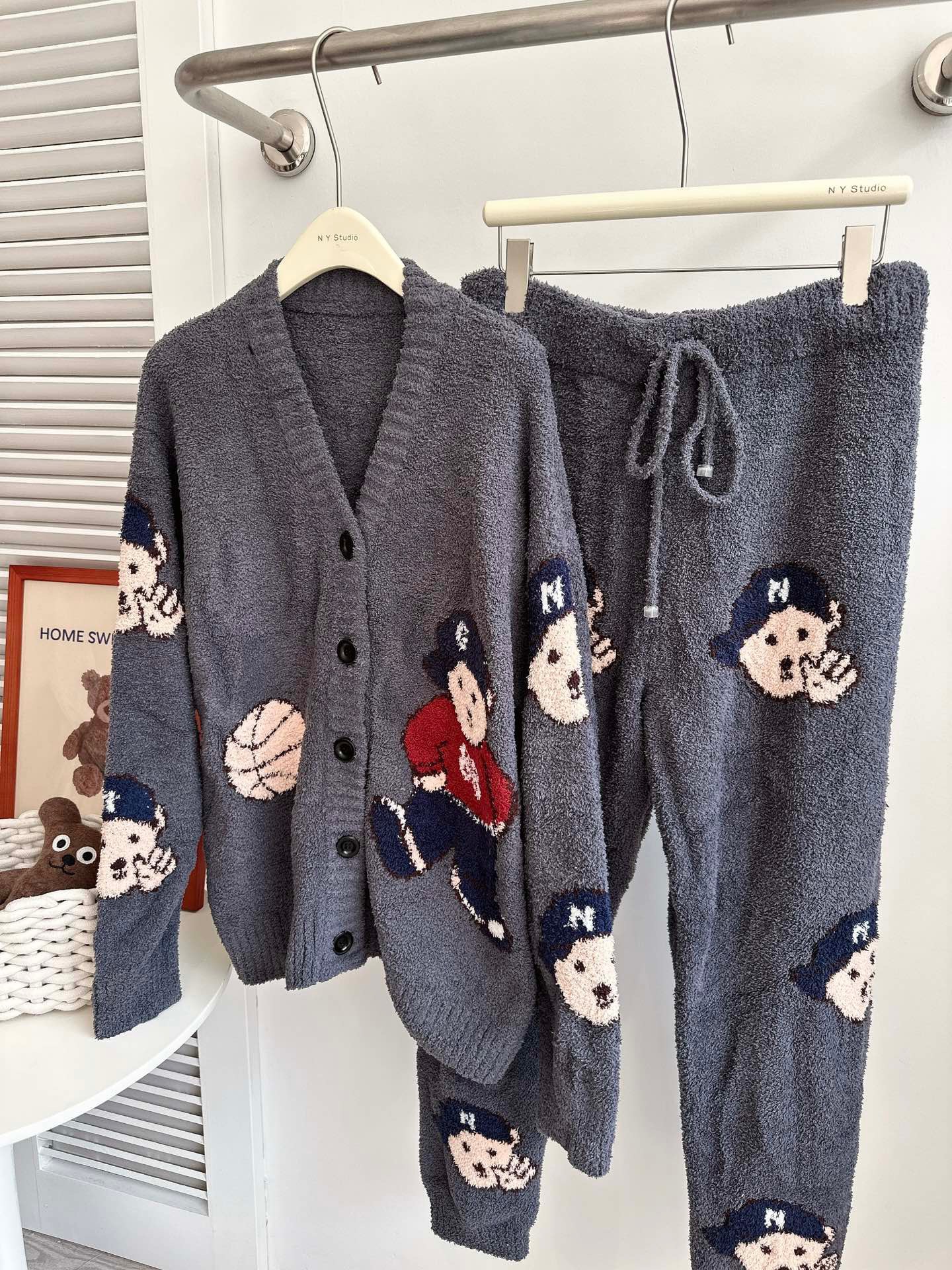 Autumn and Winter Japanese preppy style pajamas men's thickened loose football bear couple homewear pajamas suit wholesale