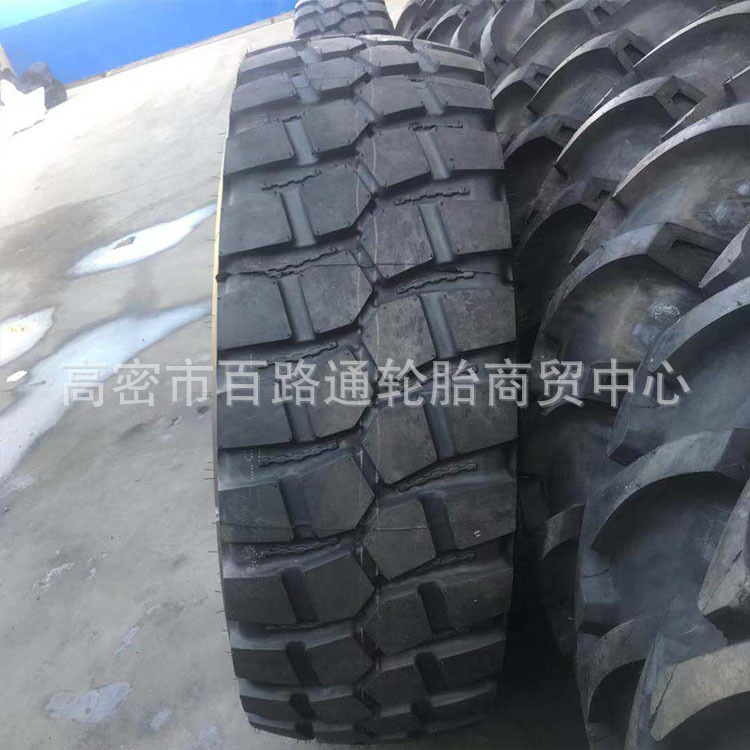 工厂直供1600R20全钢子午线载重吊车轮胎1600R20越野轮胎