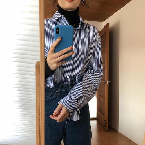 Women's blue vertical striped shirt with design sense, niche long-sleeved inner wear for 2025, versatile early autumn layering top