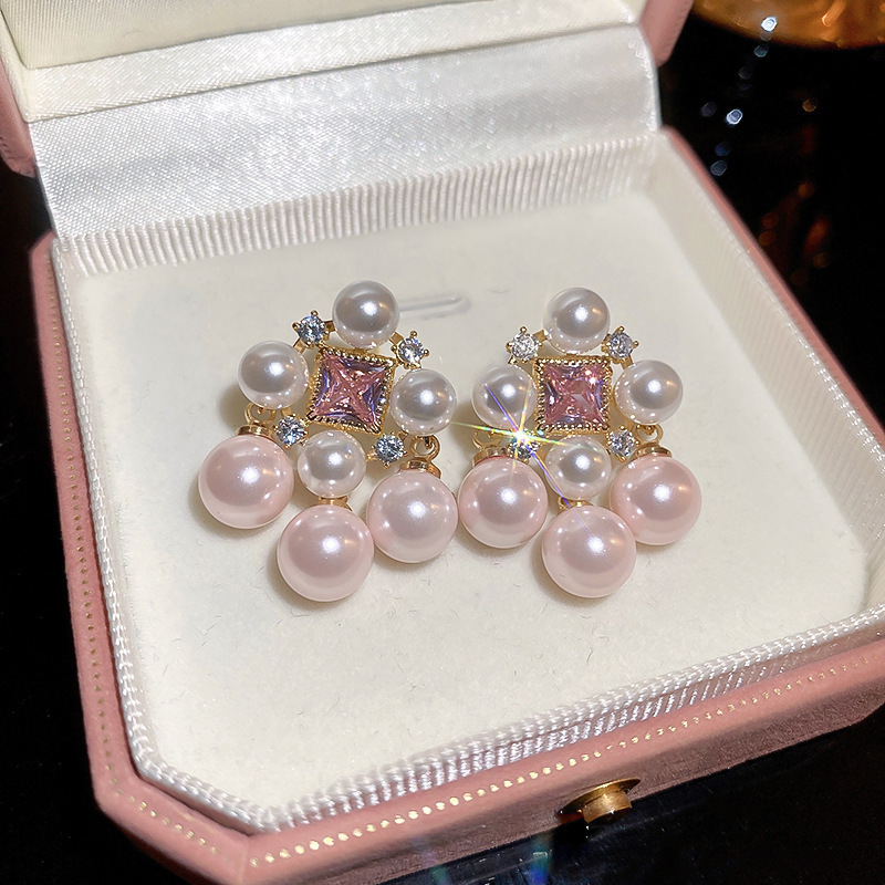 Aguja de plata pendientes de perlas de agua dulce verdadero oro galvanoplastia moda todo partido nicho de lujo de alta calidad pendientes de fábrica al por mayor