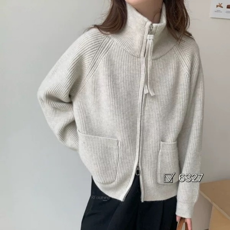 M beige