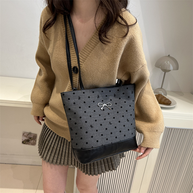 Mochila de mujer de gran capacidad para viajes otoño y invierno 2024 nueva mochila versátil multipropósito de hombro mochila