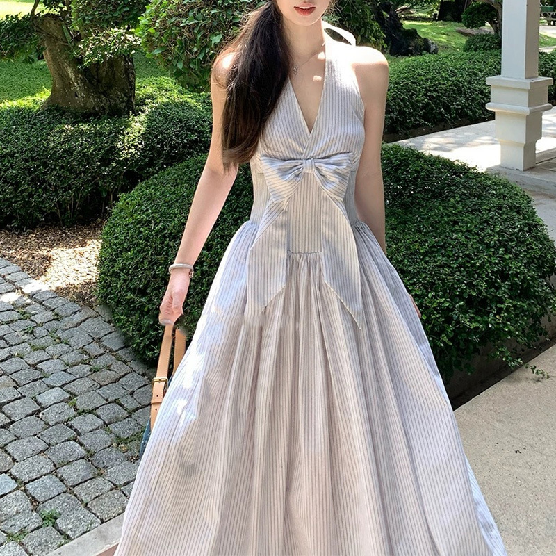 Factory Monroe Bunch-Shaped Halterneck V Neck Dress\Fish Bone Tube Top Slimming Look Elegant Western Style Summer New Women