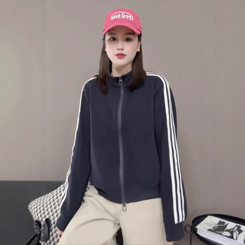 Short Three-Stripe Baseball Jacket for Women, 2026 Spring New Casual Jacket, Suitable for Petite Sizes Short Three-Stripe Baseball Jacket for Women, 2026 Spring New Casual Jacket, Suitable for Petite Sizes