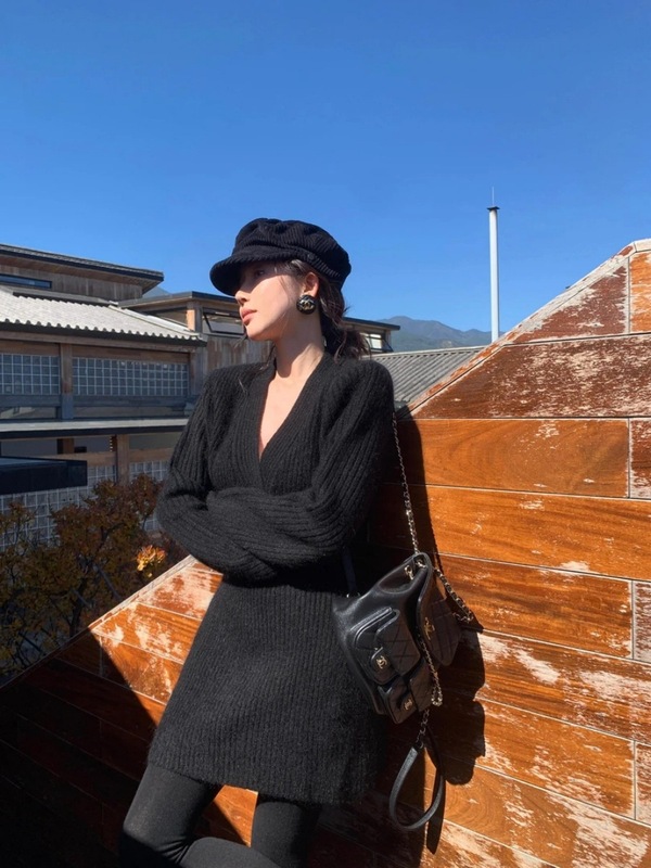 V领长袖针织连衣裙女复古慵懒风2025秋修身显瘦收腰打底短裙|undefined