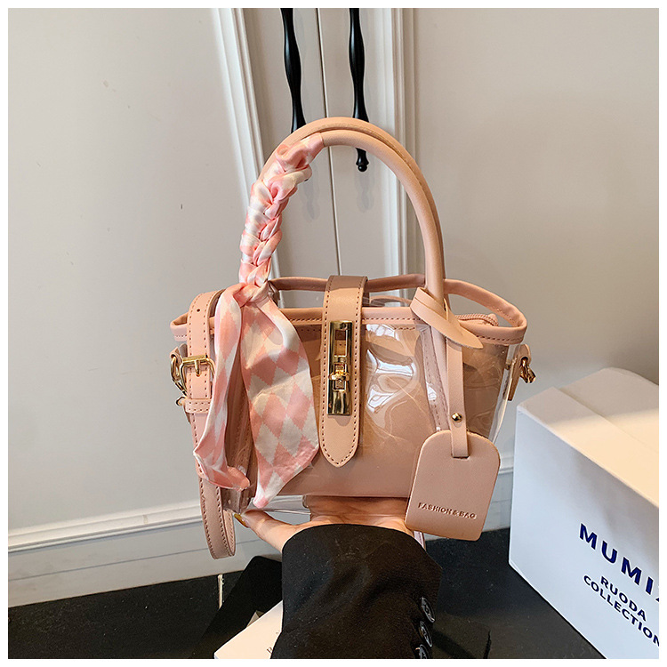 This year's popular women's handbag features a new, stylish and versatile hand-held crossbody bag with a Korean niche design and a bucket bag undefined