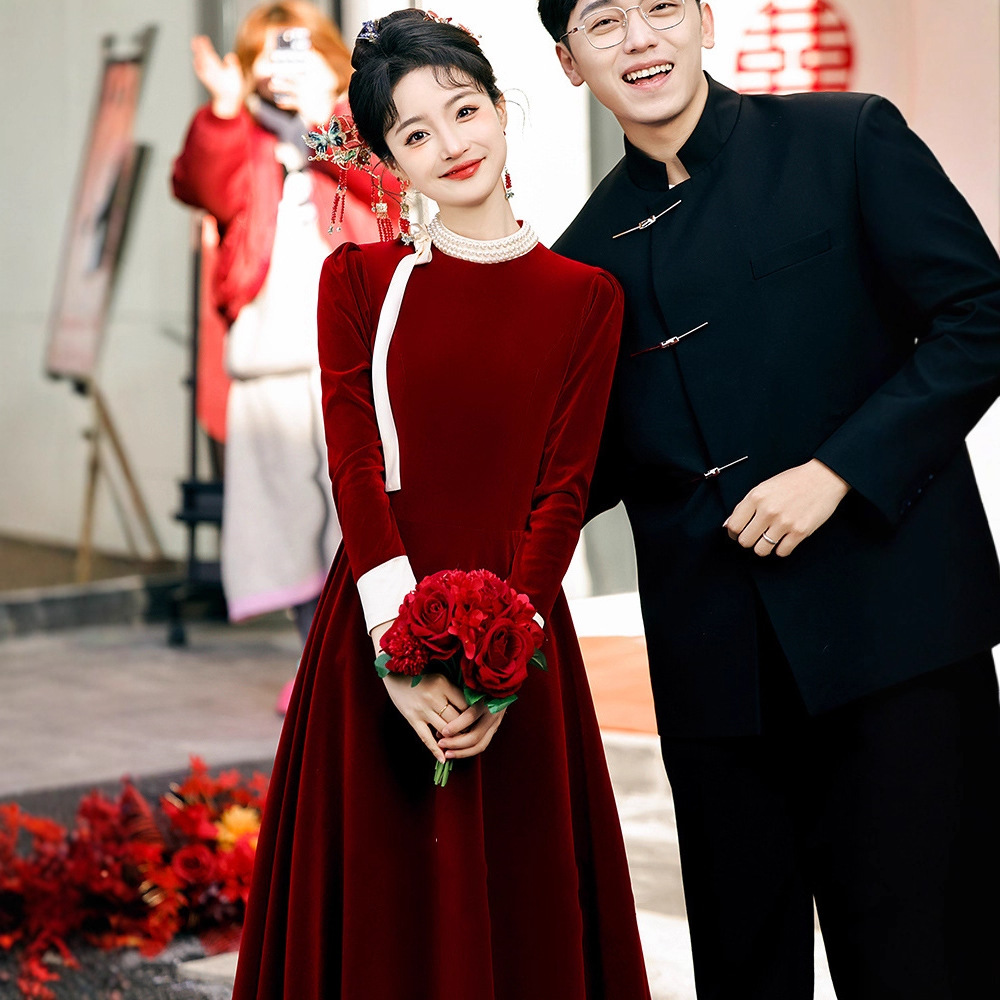 New Chinese-Style Toast Dress for the Bride, Burgundy French Velvet Wedding Engagement Dress, 2026 New Spring Model