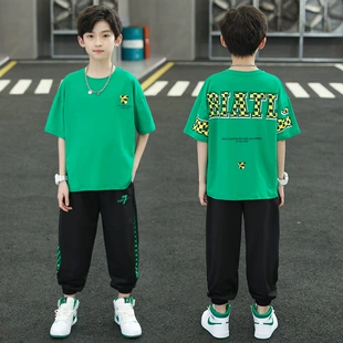 Комплект для мальчиков футболка и брюки лето