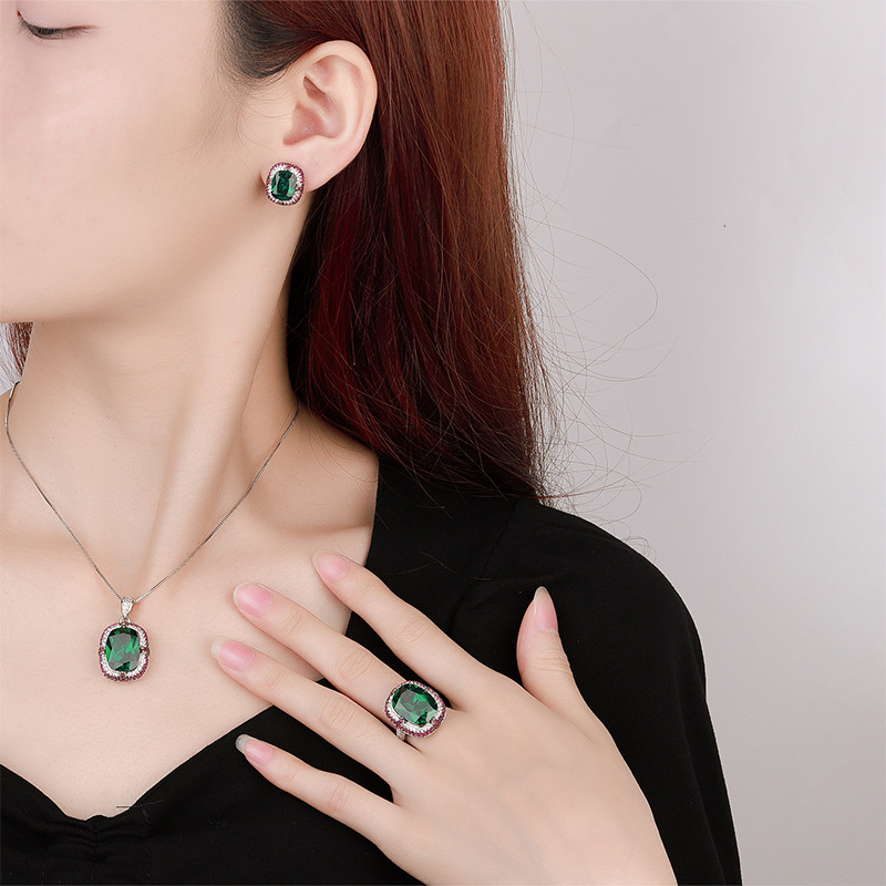 2024 nueva joyería Zhuang Shengsheng estilo europeo y americano simulación esmeralda salto color retro traje principal piedra 12*16-8*10