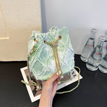 ţ�в������ļ�2025�¿��n��r��ƴ�ӆμ�ins�W�tŮʿб��ˮͰ��