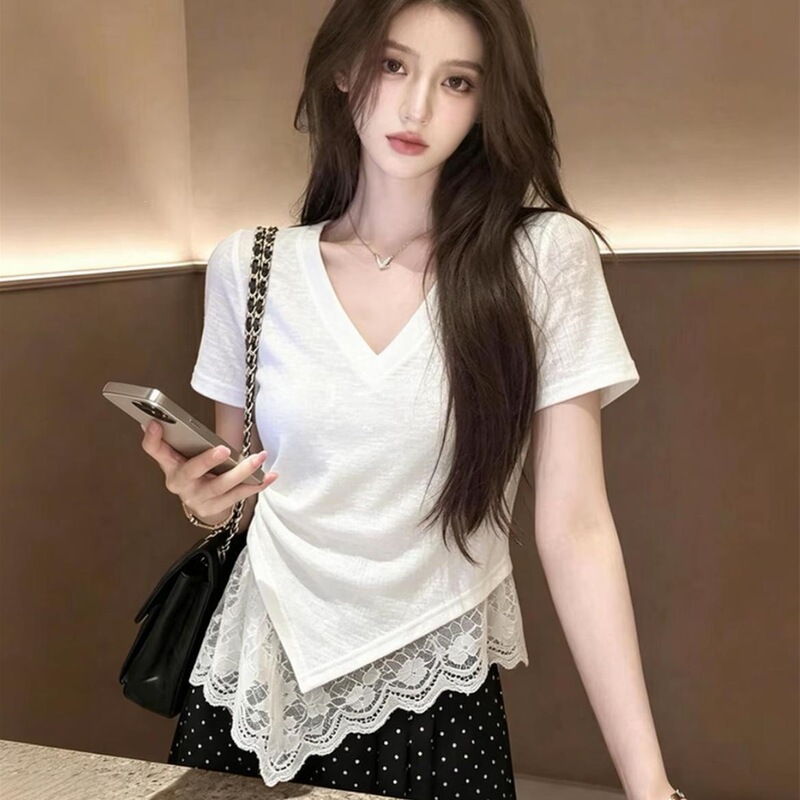Plus-Size French Lace Patchwork V-Neck White Short-Sleeve T-Shirt for Women, Summer Loose Fit, Slimming and Elegant Top Plus-Size French Lace Patchwork V-Neck White Short-Sleeve T-Shirt for Women, Summer Loose Fit, Slimming and Elegant Top