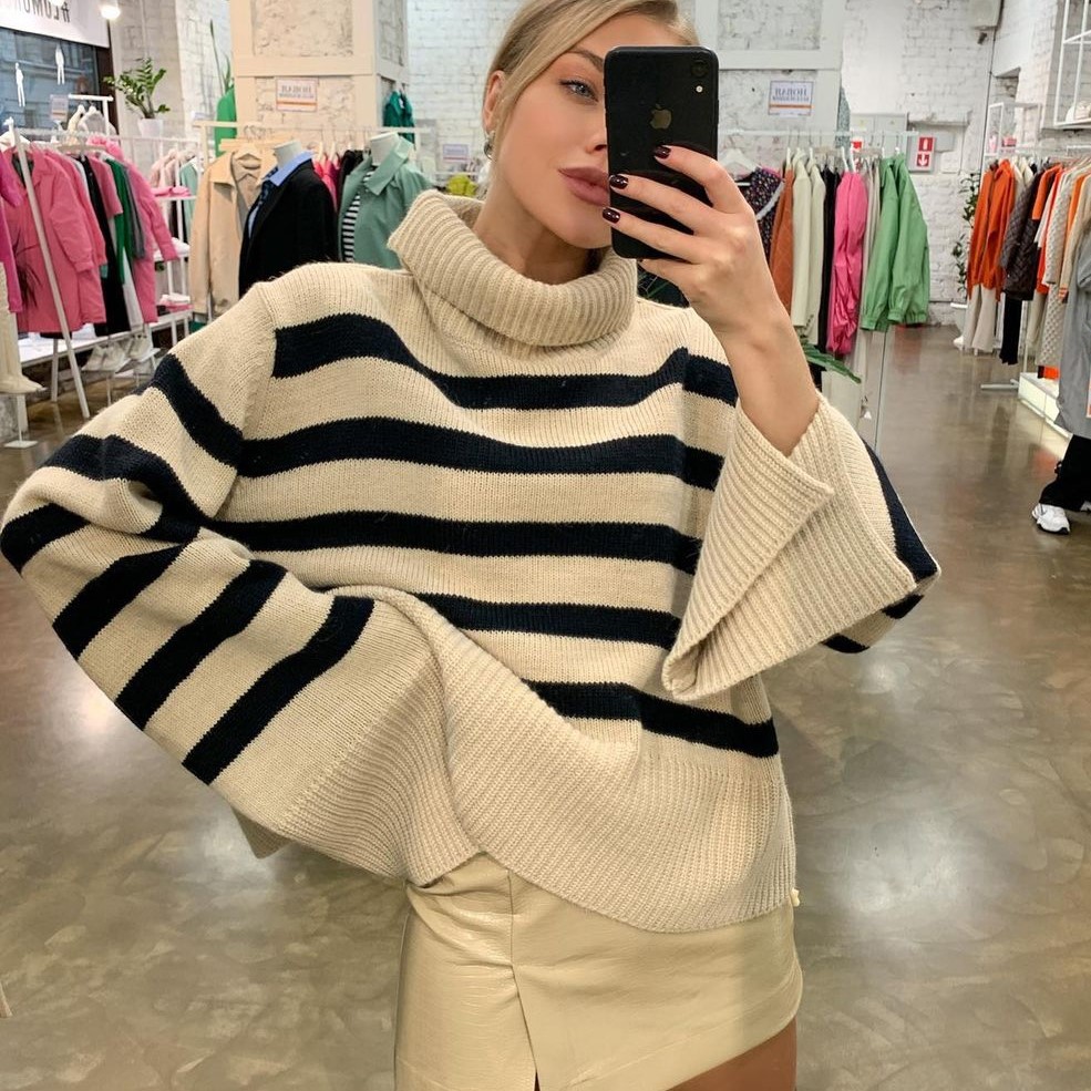 Women's casual sweater with turtleneck cuff slit_voghion.com