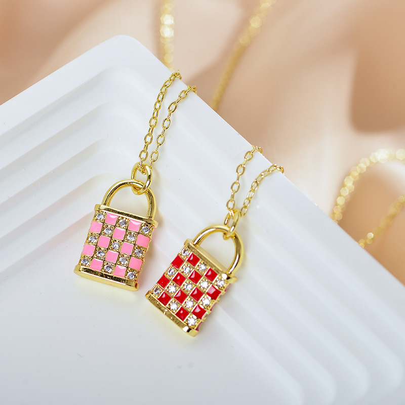 8g Weight Electroplating Gold Plating Process PVD Coated Lock Copper Sweet Waterproof Non Tarnish Titanium Steel Pendant Necklace