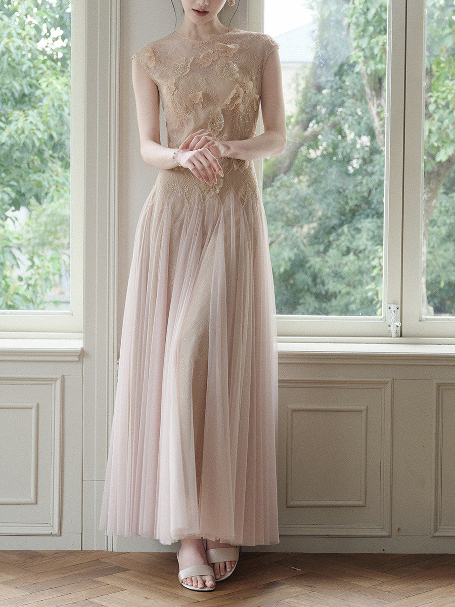 French Waist-Cinching Long Dress with Hand-Sewn Lace and Misty Mesh Skirt