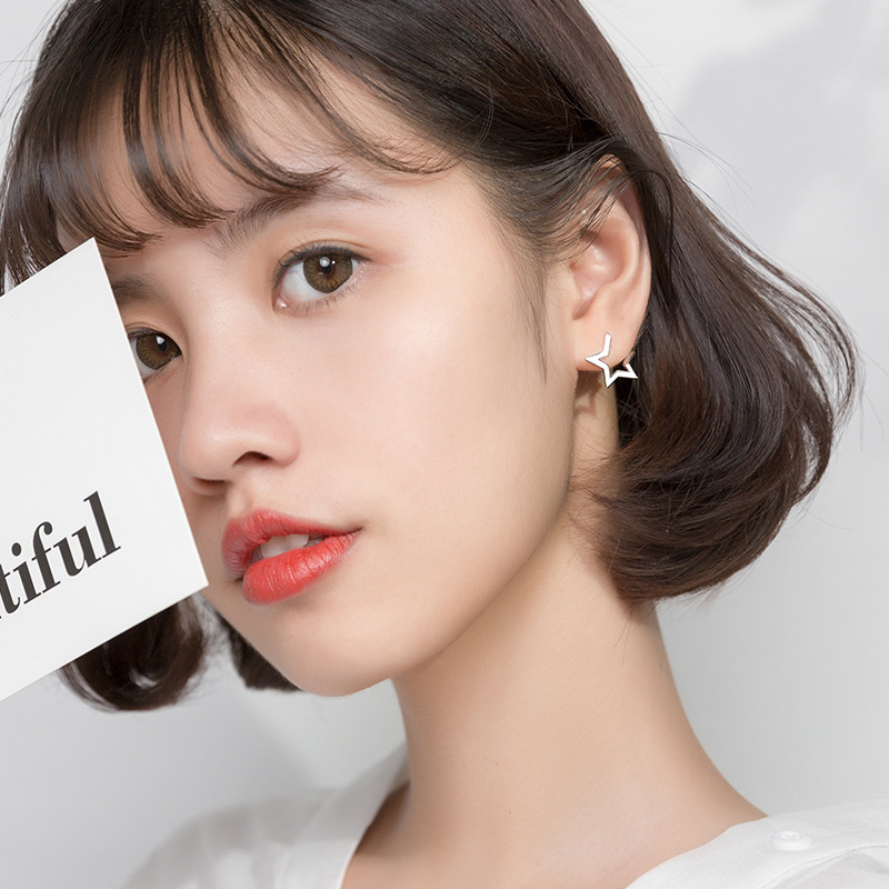 Eloch S925 plata coreana pequeña estrella percha personalidad fresca pendientes de orejas de estudiantes simplicidad adornos de orejas dulces G3744
