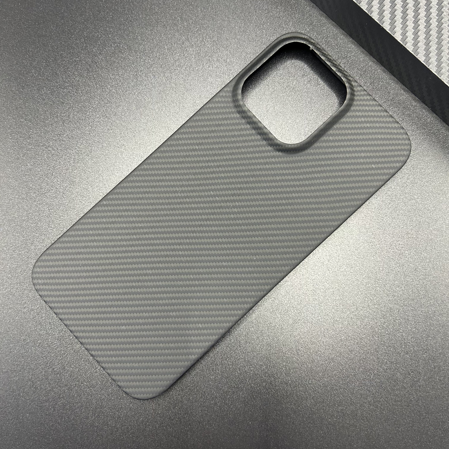 Funda para teléfono móvil iPhone16promax Kevlar magnética Apple 16pro funda protectora de fibra de carbono nuevo producto