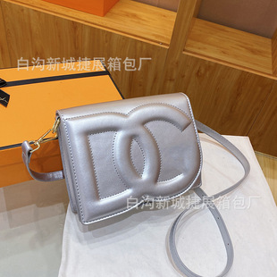 High-quality small square bag for women 2023 cross-border new fashion shoulder bag niche design messenger bag bags