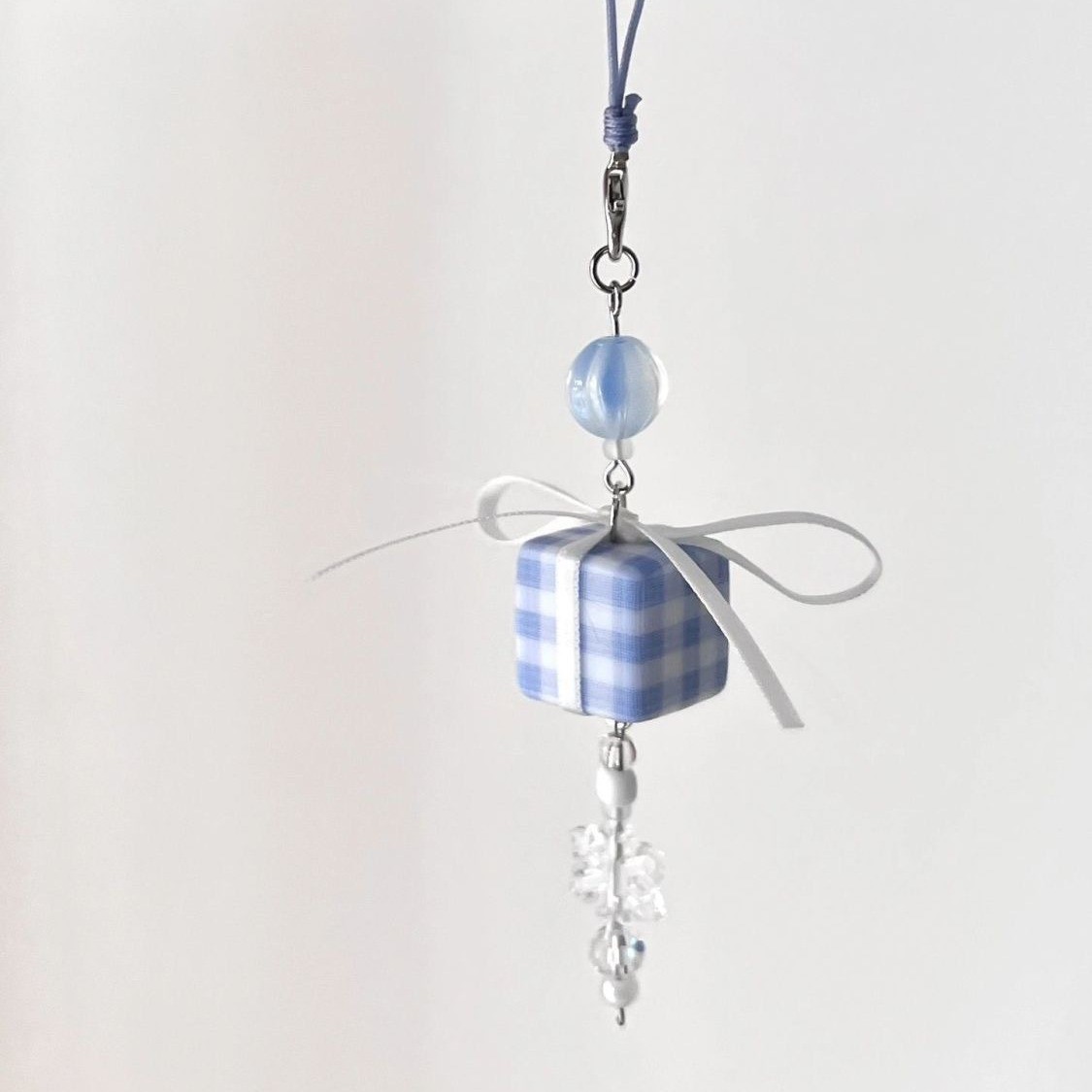 【Snowy Days】Snowflake Handmade Pendant Girly Ins Style Phone Chain Ccd Gift for Women Handmade Sugar Cube