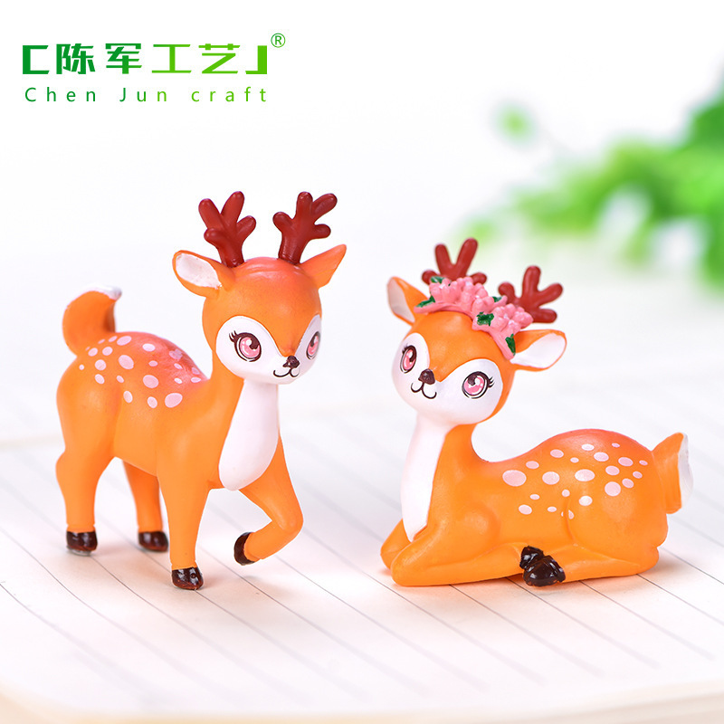 微景観の小さい置物のかわいい漫画の小さい動物のニホンジカの園芸の植物の部品の樹脂の贈り物の工芸品|undefined