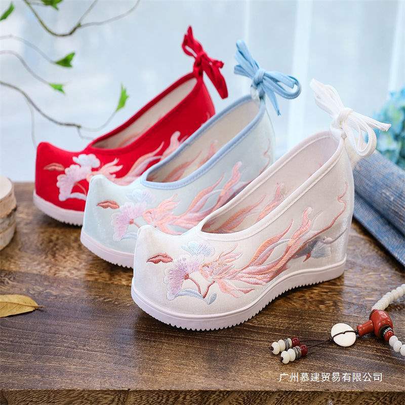 高跟汉服鞋子女学生古风内增高复古绣花鞋汉元素古装超仙明制布鞋