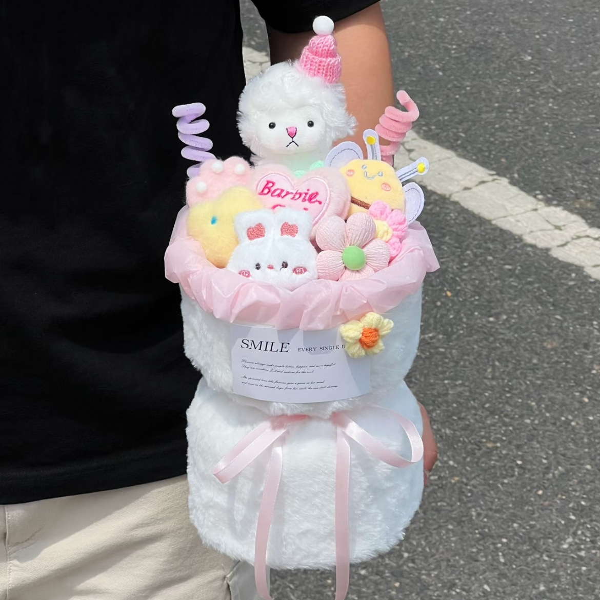 Small lamb doll bouquet [gift bag + lamp + greeting card]