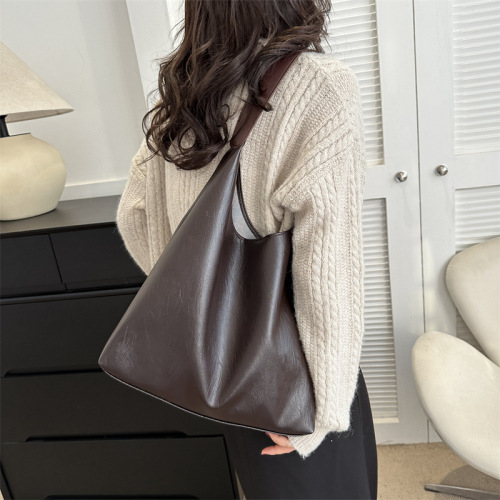 Foreign-style bags, commuter tote bags, women's new trendy solid color texture shoulder bags, this year's popular armpit bags