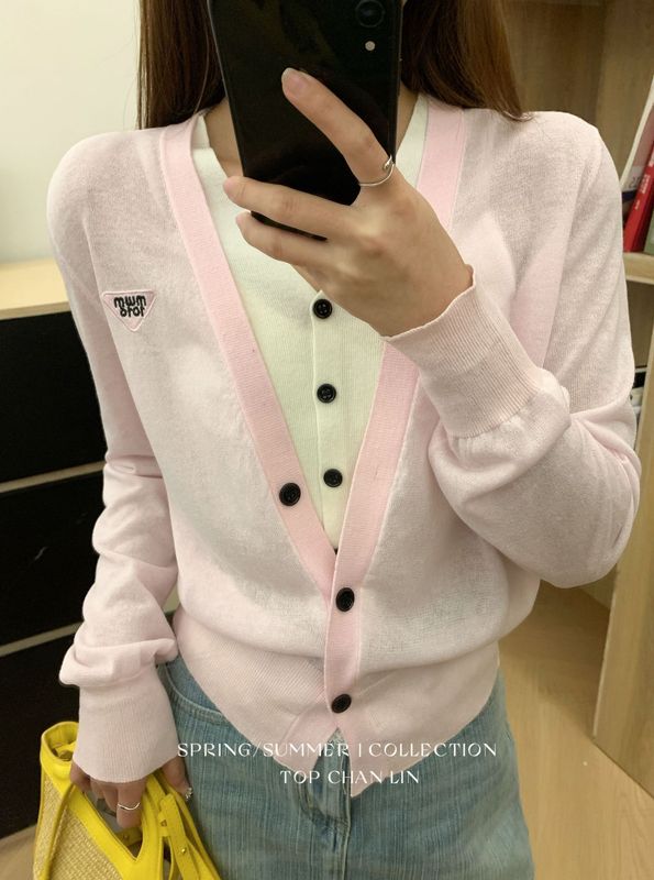 【クリアランス返品交換不可】Thirteen Lines Spring Mシリーズ 年齢軽減Vネック フェイクツーピース カラーブロック 刺繍レターニットセーター レディース|undefined