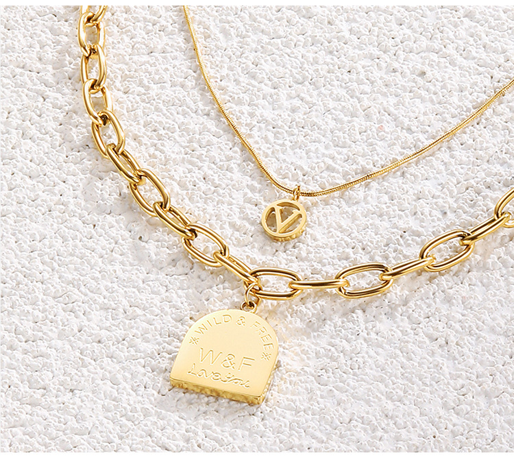Mode Einfache Mehrschichtige Kette Titan Stahl Schmuck Überzogene 14 Karat Echtgold Brief Halskette display picture 1