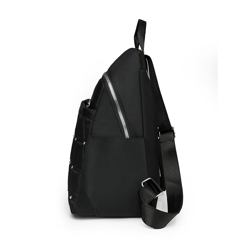 Comercio exterior nuevo estilo de gran capacidad casual señoras mochila de nailon moda rombo remache mochila de viaje al aire libre al por mayor