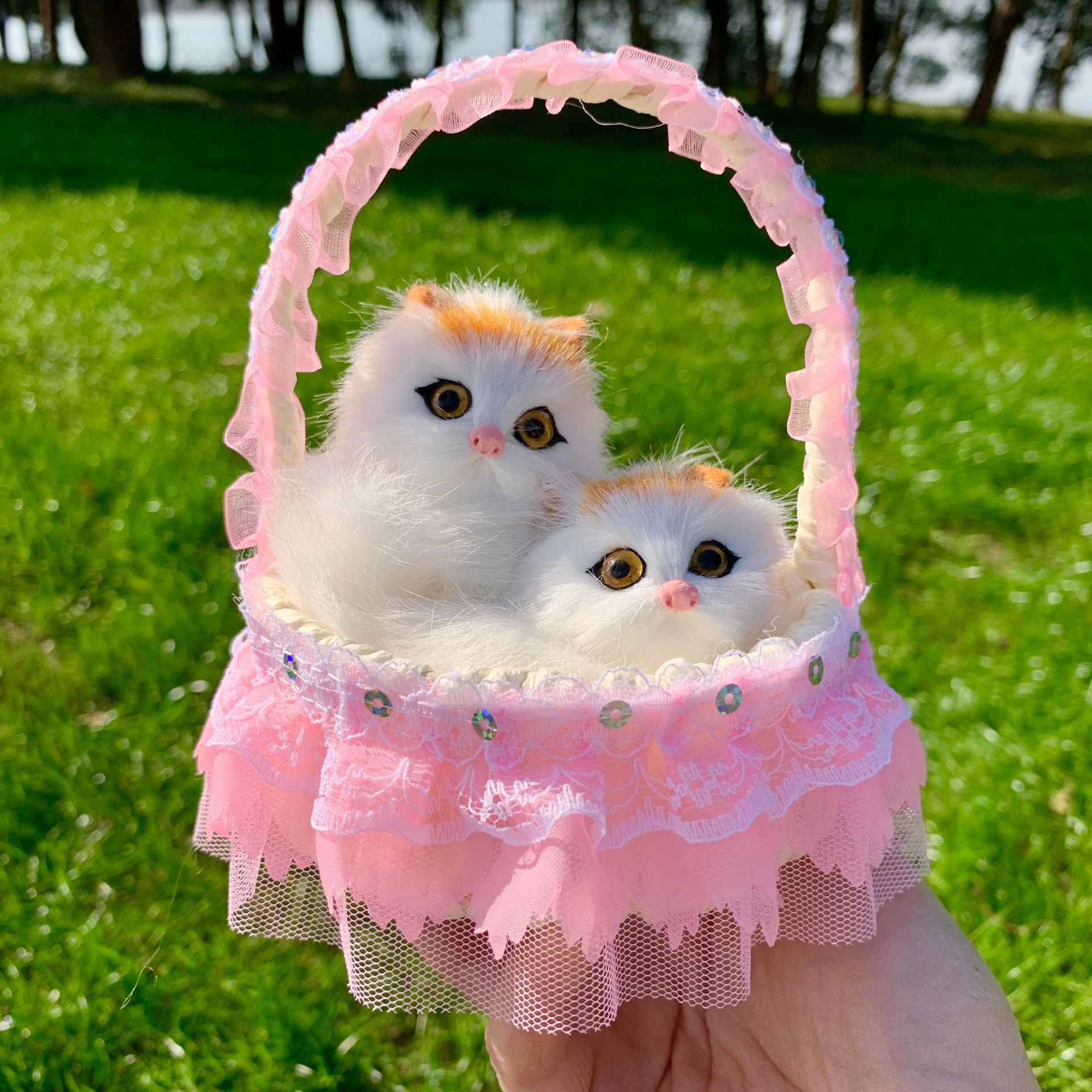 Rose cinq doigts fleur panier mère et enfant chat