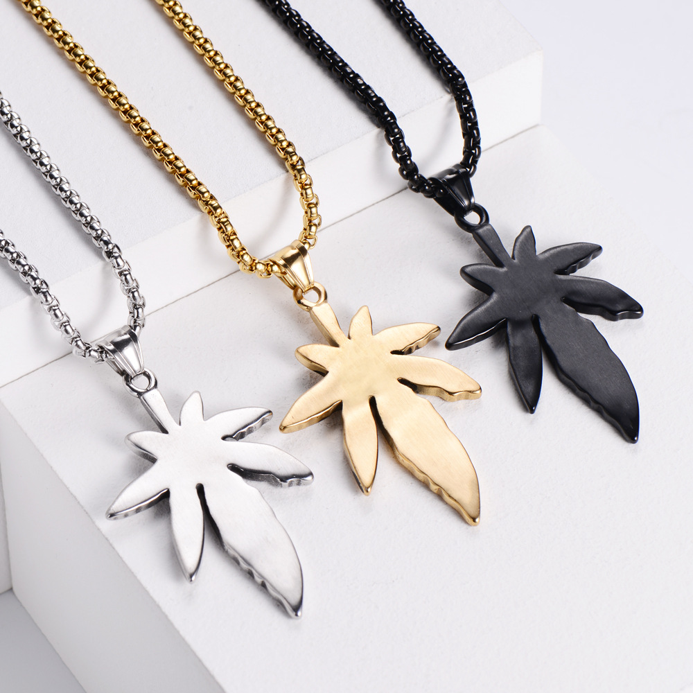 Wholesale Black Gold Three-color Big Maple Leaf Pendant Stainless Steel Necklace display picture 5