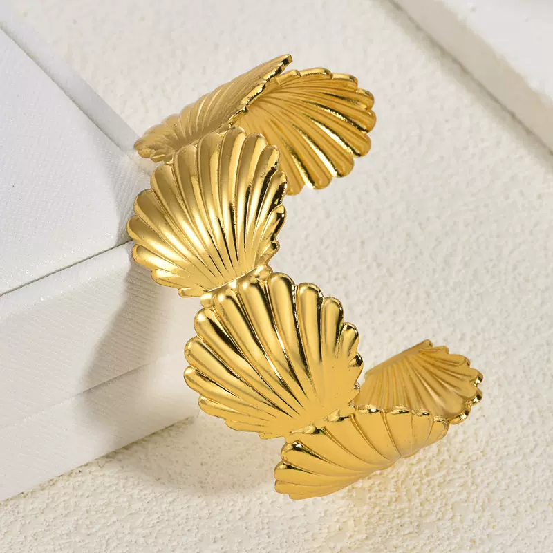 跨境热销欧美时尚海洋风金色开口手镯钛钢18k镀金贝壳手饰批发