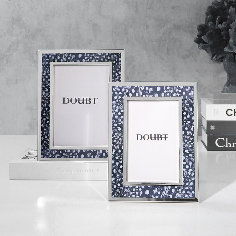 Modern creative table photo frame for living room