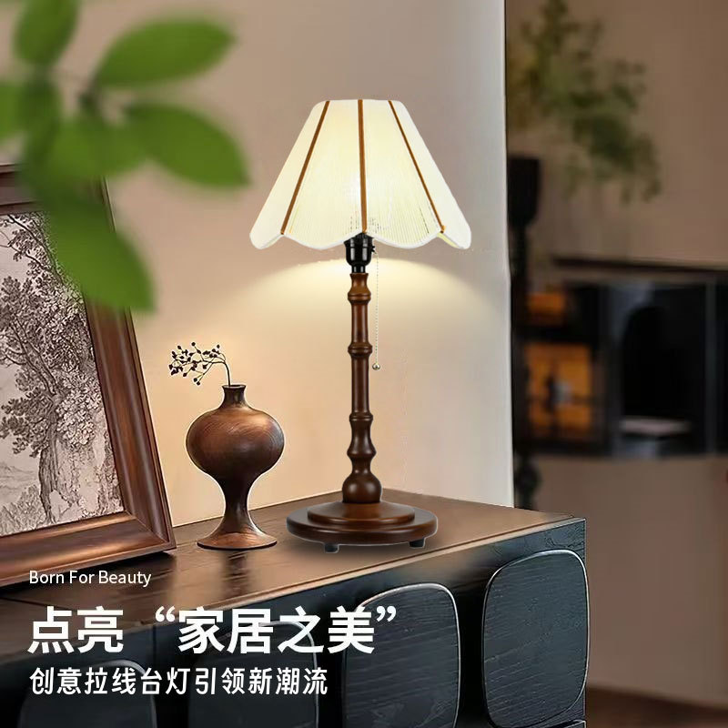 New Vintage Table Lamp, Bedroom Bedside Lamp, Study Room Warm Song-Style Atmosphere Lighting, High-Value Creative Decorative Table Lamp