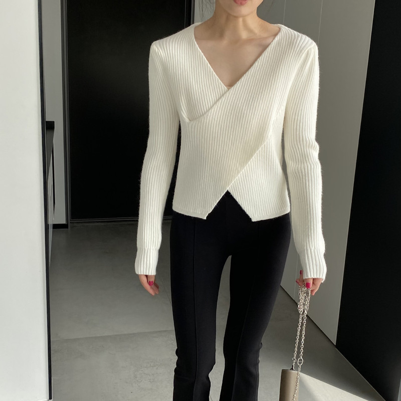 Women's Loose-Fitting Long-Sleeved Sweater with Korean-Style V-Neck and Cross Design, Solid Color Sweater for Women J8635