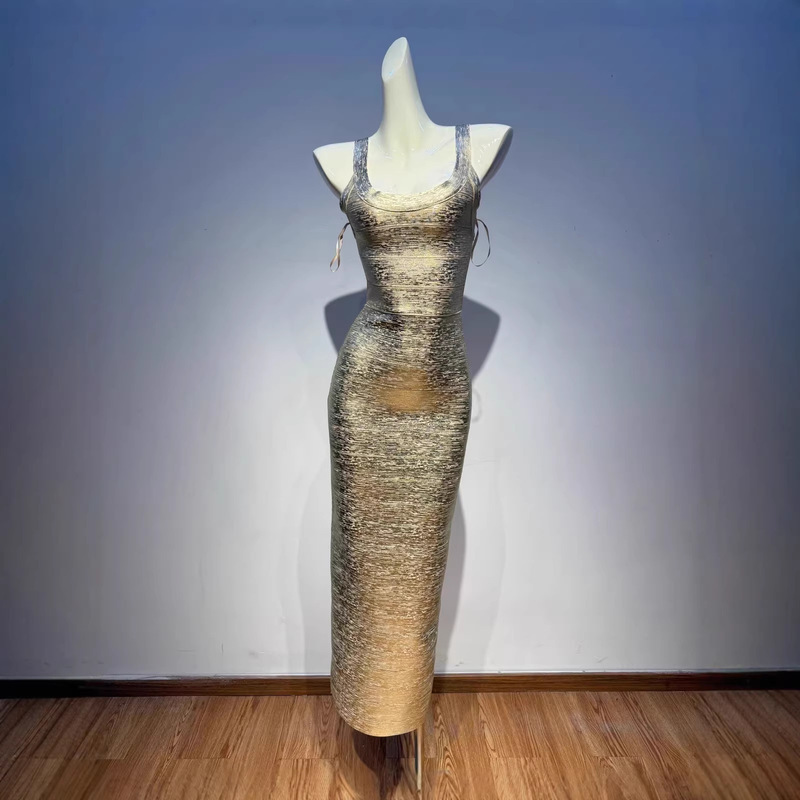 Elegant Evening Gown with Heavy Embellishments, Round Neck, Bandage Style, Waist-Cinching, Slit, and Knitted Long Dress