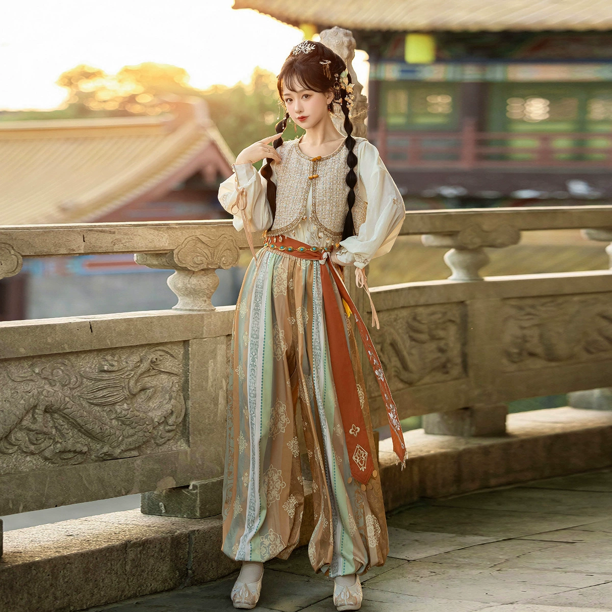 Yimengge Оригинальный дизайн Yongyu Le Hanfu Женский Дуньхуан Ветер Западный Ветер Жилет Топ Брюки Набор 9382