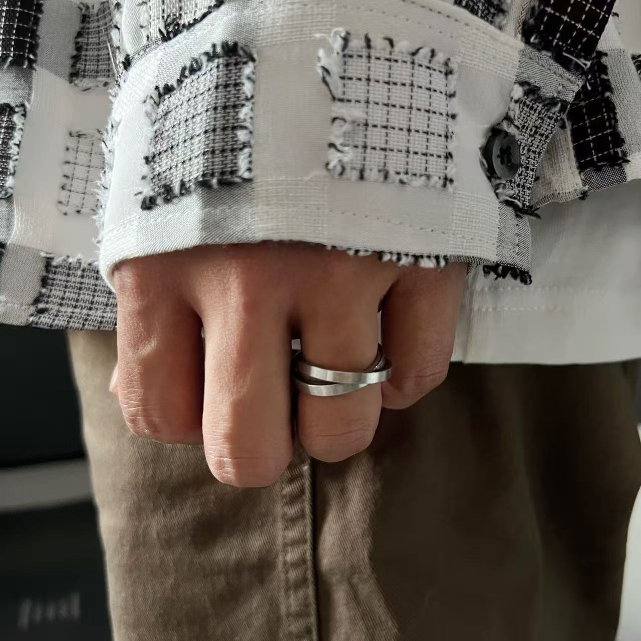 Double ring ring no. 9 (titanium steel)