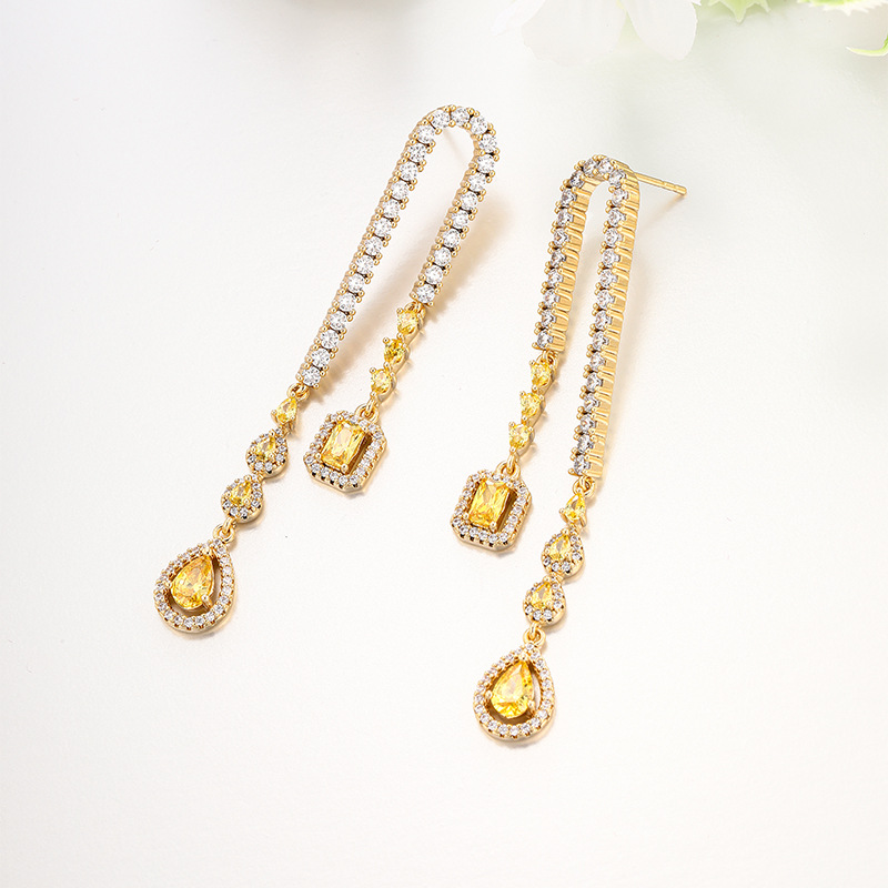 Xuping serie de aretes de brida ligera de lujo ligera aleación de cobre chapado 14k vestido de banquete de lujo orejetas para mujeres