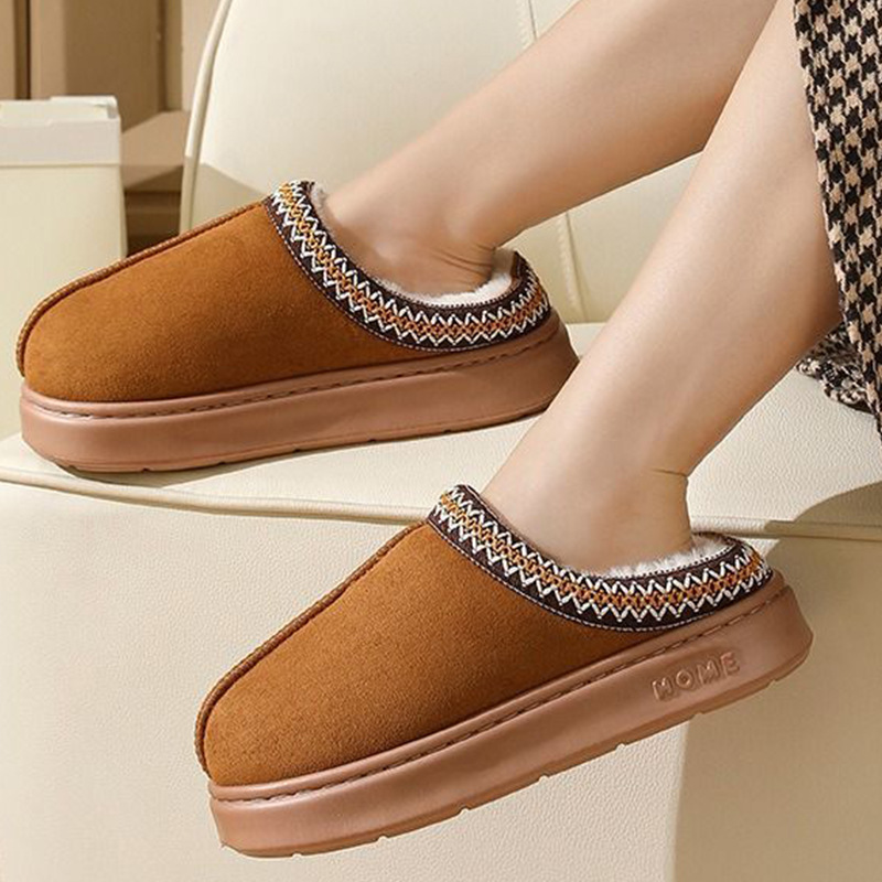 Zapatillas de peluche nuevas zapatillas de algodón de invierno anti-deslizante de invierno para mujeres y hombres. image 4