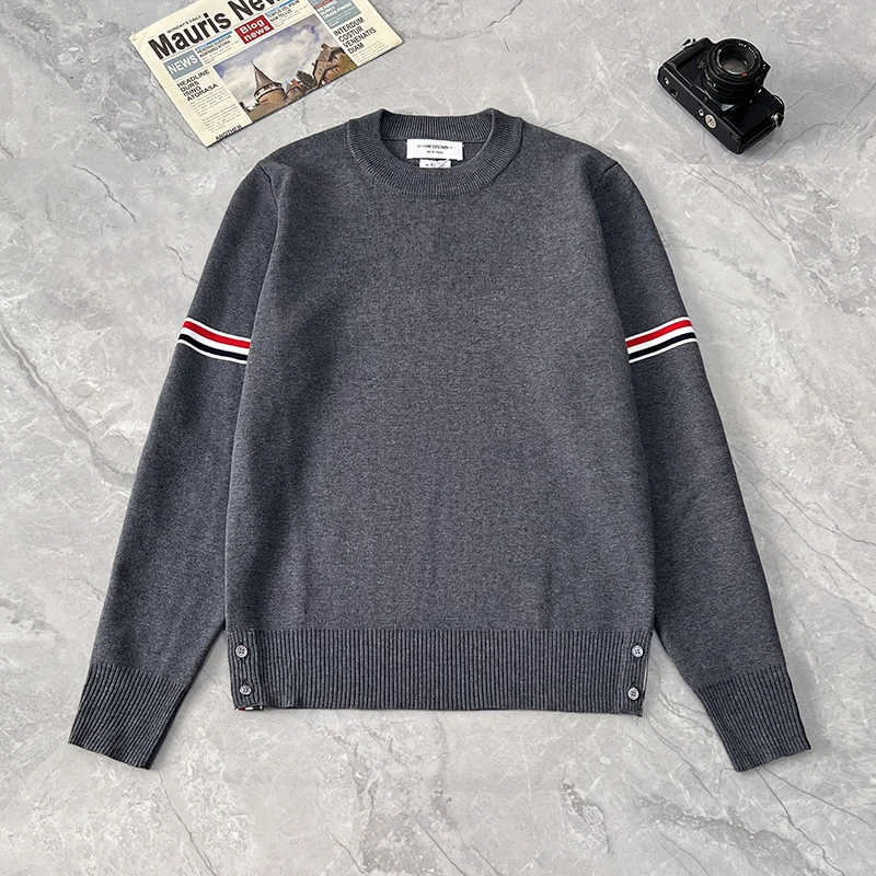 Деми-сезонный knitted модный свитер