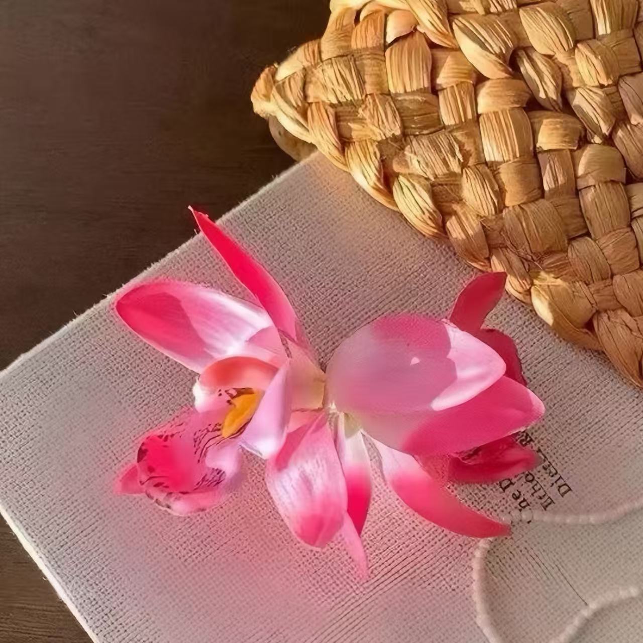 로즈 핑크 캫티야 헤어 클립